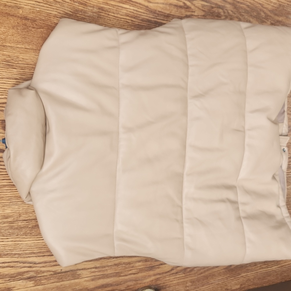 Abercrombie & Fitch Beige Puffer Vest - Picture 3 of 7